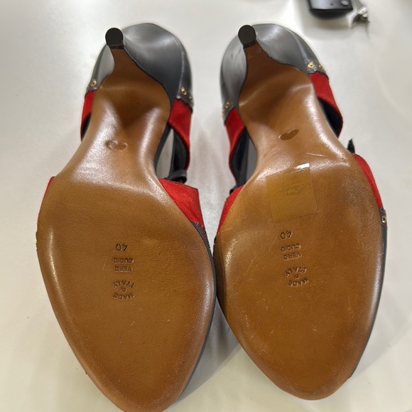 Moschino grey leather and red suede peep-toe Mary Jane. Size 40 - Picture 4 of 6